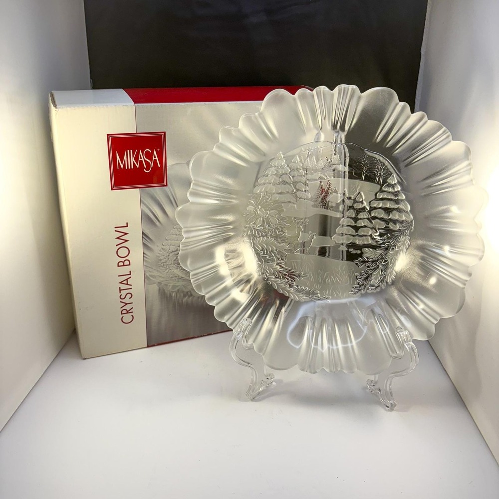 Vintage Mikasa Winter Dreams / Holiday Classics Crystal Bowl Scalloped 10.5 Inch